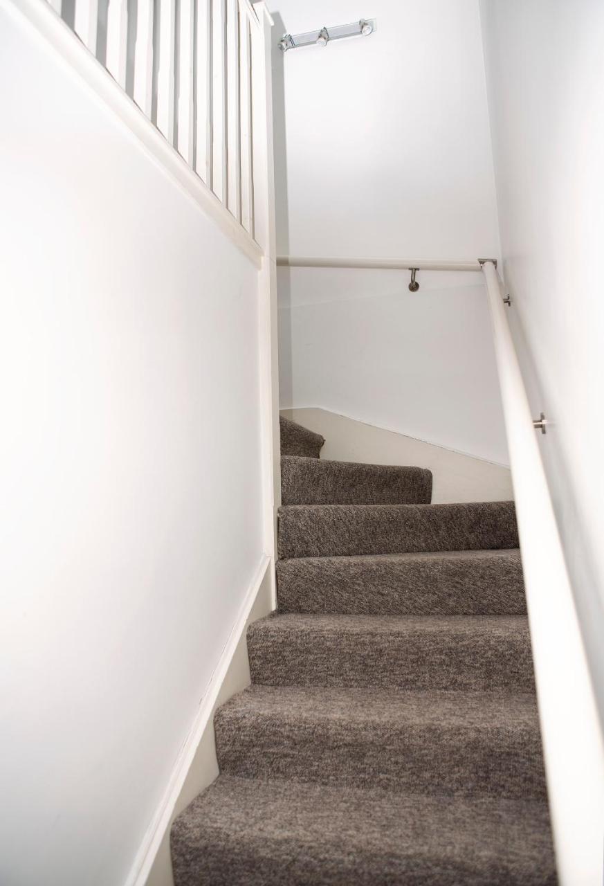 Apt 3, Trafalgar Sq Duplex, 3Rd & 4Th Floor By Indigo Flats London Exterior foto