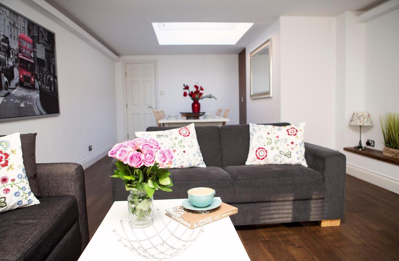 Apt 3, Trafalgar Sq Duplex, 3Rd & 4Th Floor By Indigo Flats London Exterior foto