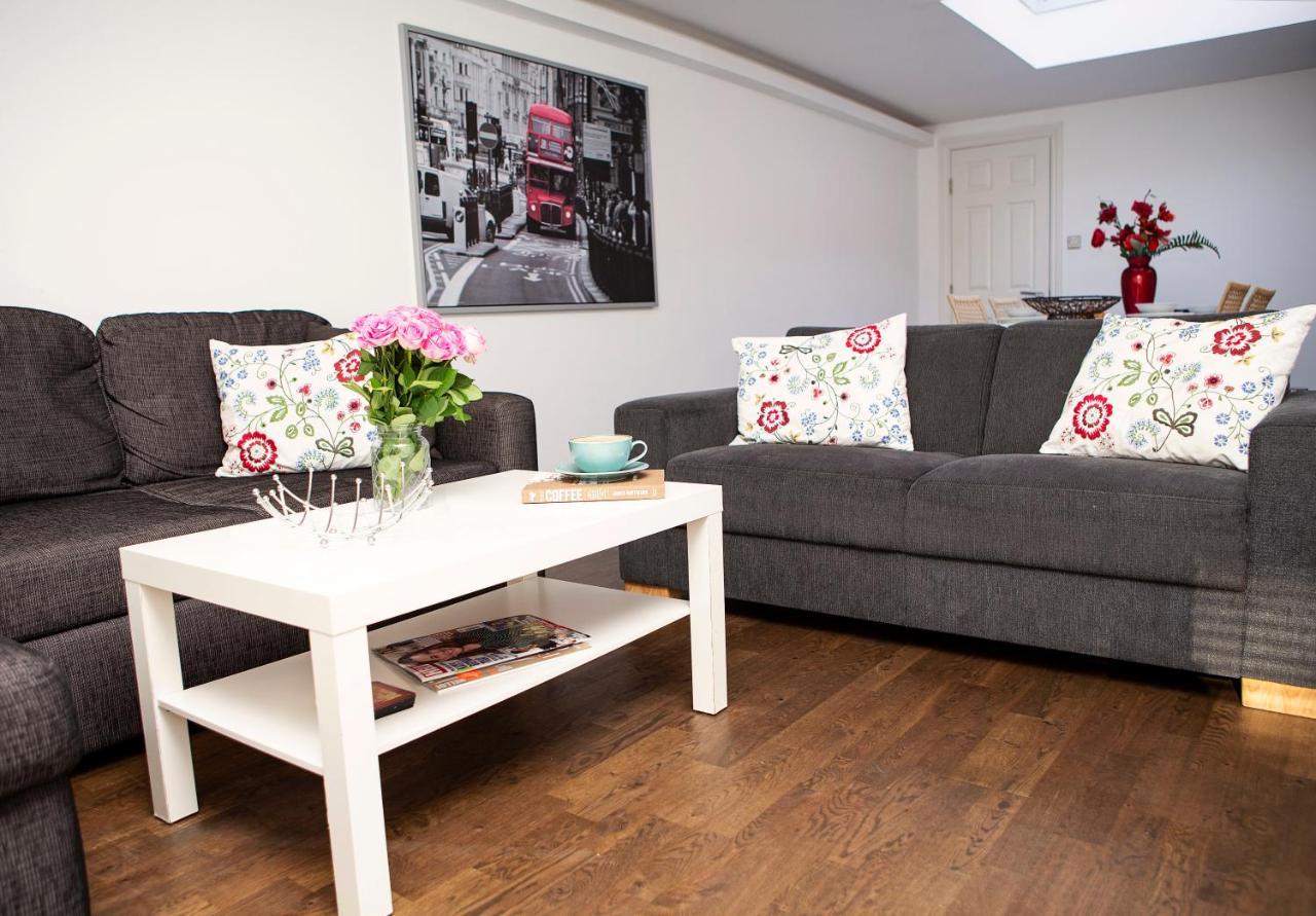Apt 3, Trafalgar Sq Duplex, 3Rd & 4Th Floor By Indigo Flats London Exterior foto