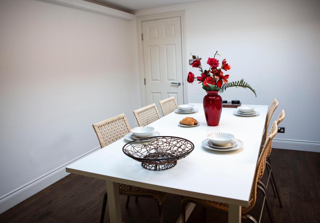 Apt 3, Trafalgar Sq Duplex, 3Rd & 4Th Floor By Indigo Flats London Exterior foto